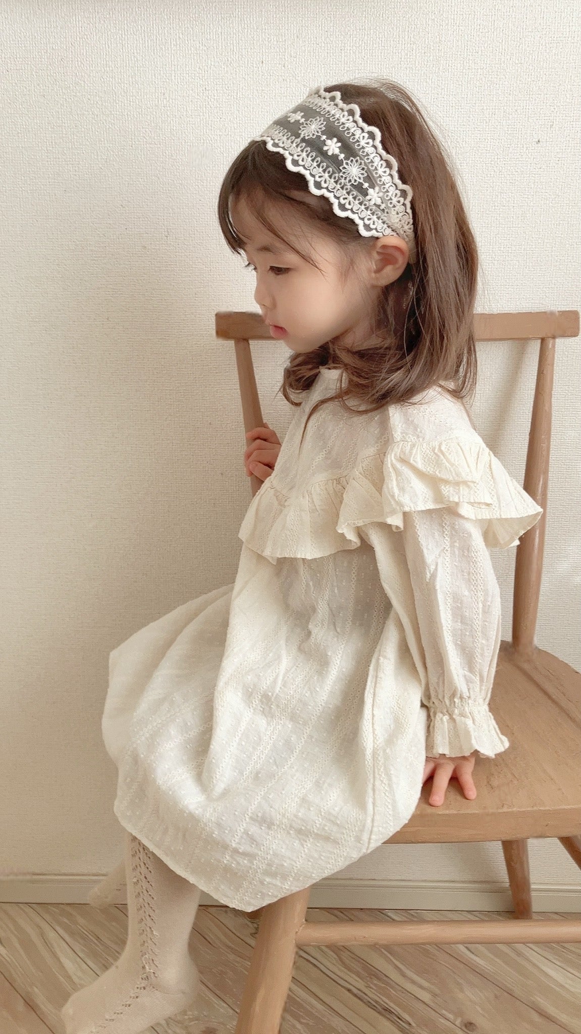 【即納】Sofia Frill one-piece / cream / S(90)-M(100) / monbebe 2024fw / ko080【国内直送ｂ】