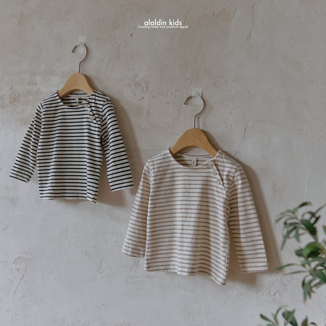 【韓国直送便】ko132 Button Border T-shirt / 2color / XS(75)-XL(115) / aladin kids 2024fw