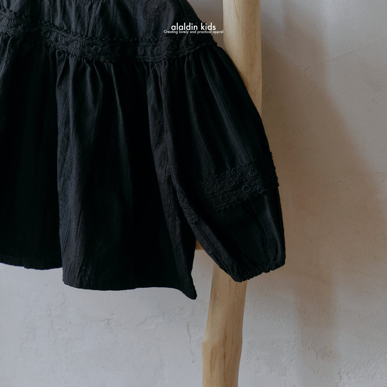 【韓国直送便】ko143 Lace yoke blouse / 2color / XS(75)-XL(115) / aladin kids 2024fw