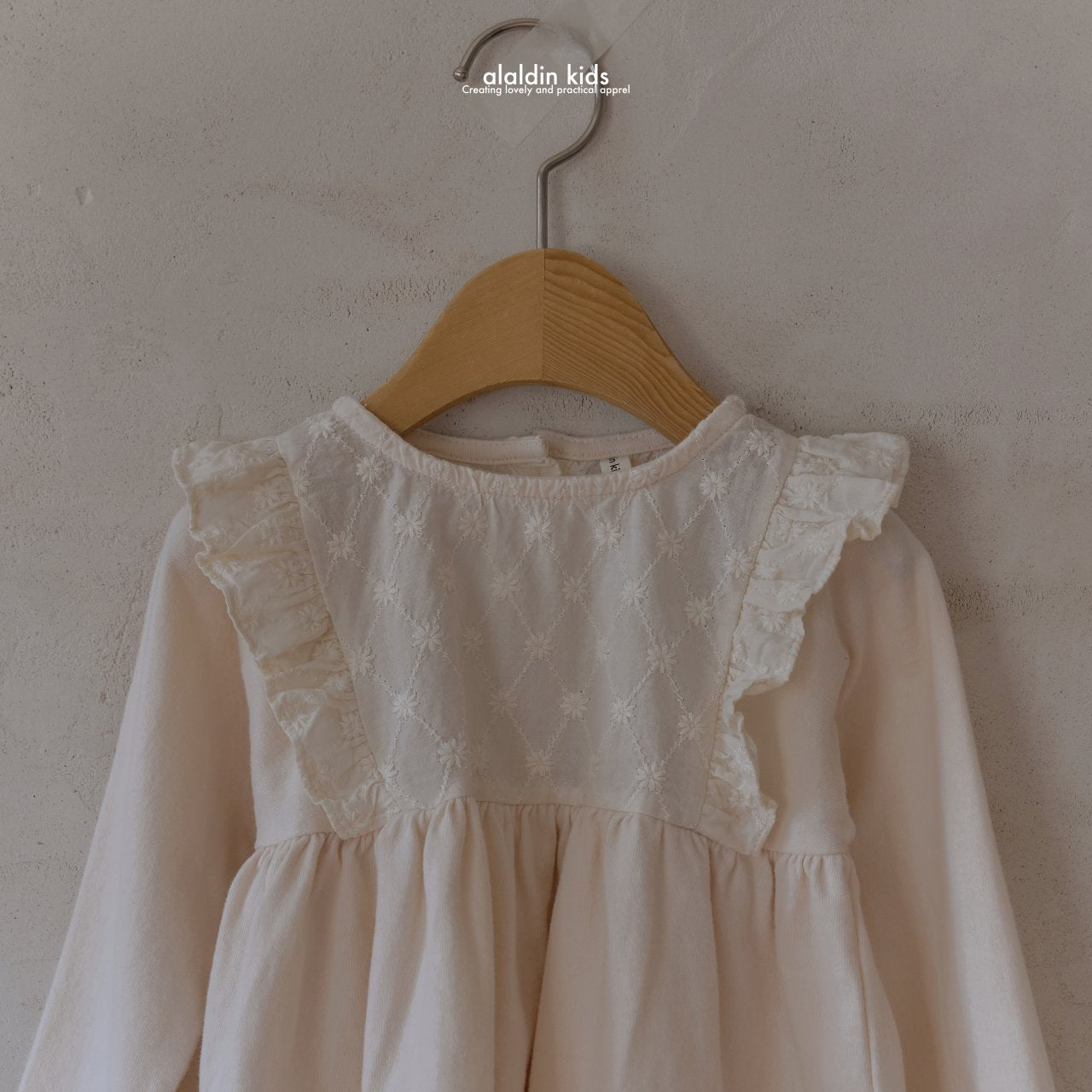 【韓国直送便】ko149 Lace wings blouse / 2color / XS(75)-XL(115) / aladin kids 2024fw