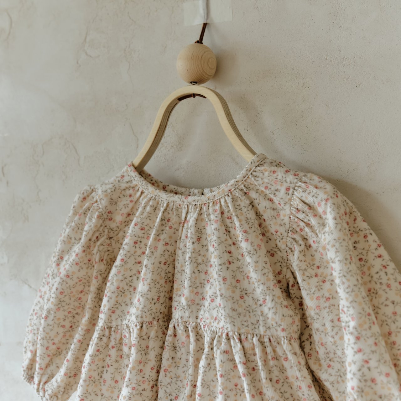 【韓国直送便】ko155 Flower shirring dress / 1color / XS(75)-XL(115) / aladin kids 2024fw