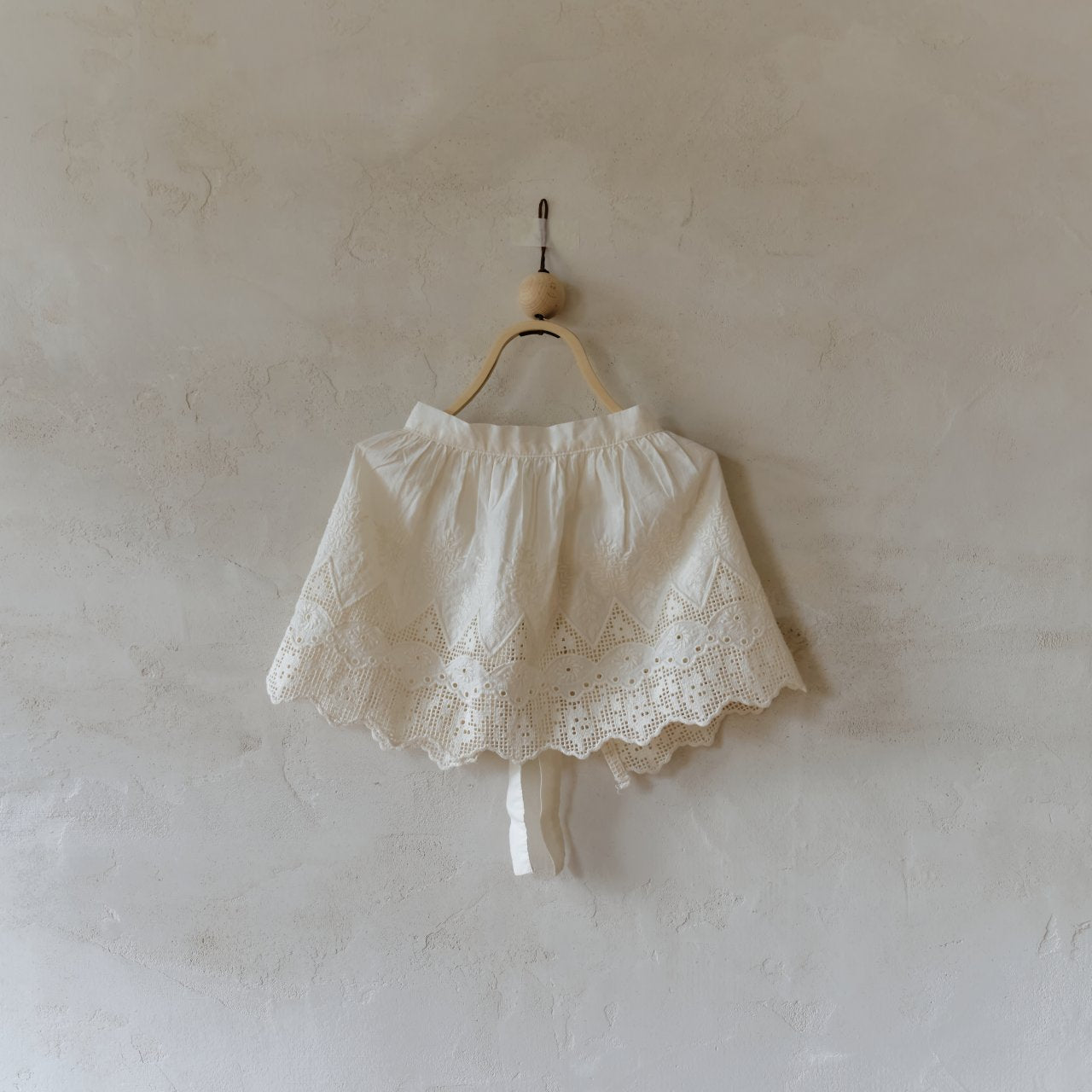 【韓国直送便】ko156 Lace apron / 1color / 2size / aladin kids 2024fw