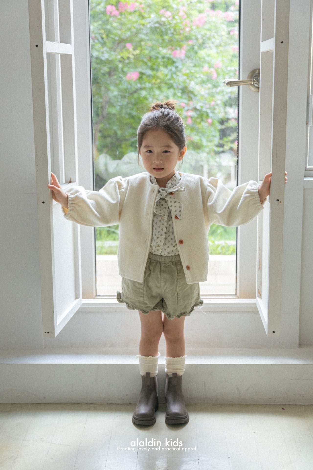 【韓国直送便】ko147 Neck ribbon blouse / 2color / XS(75)-XL(115) / aladin kids 2024fw